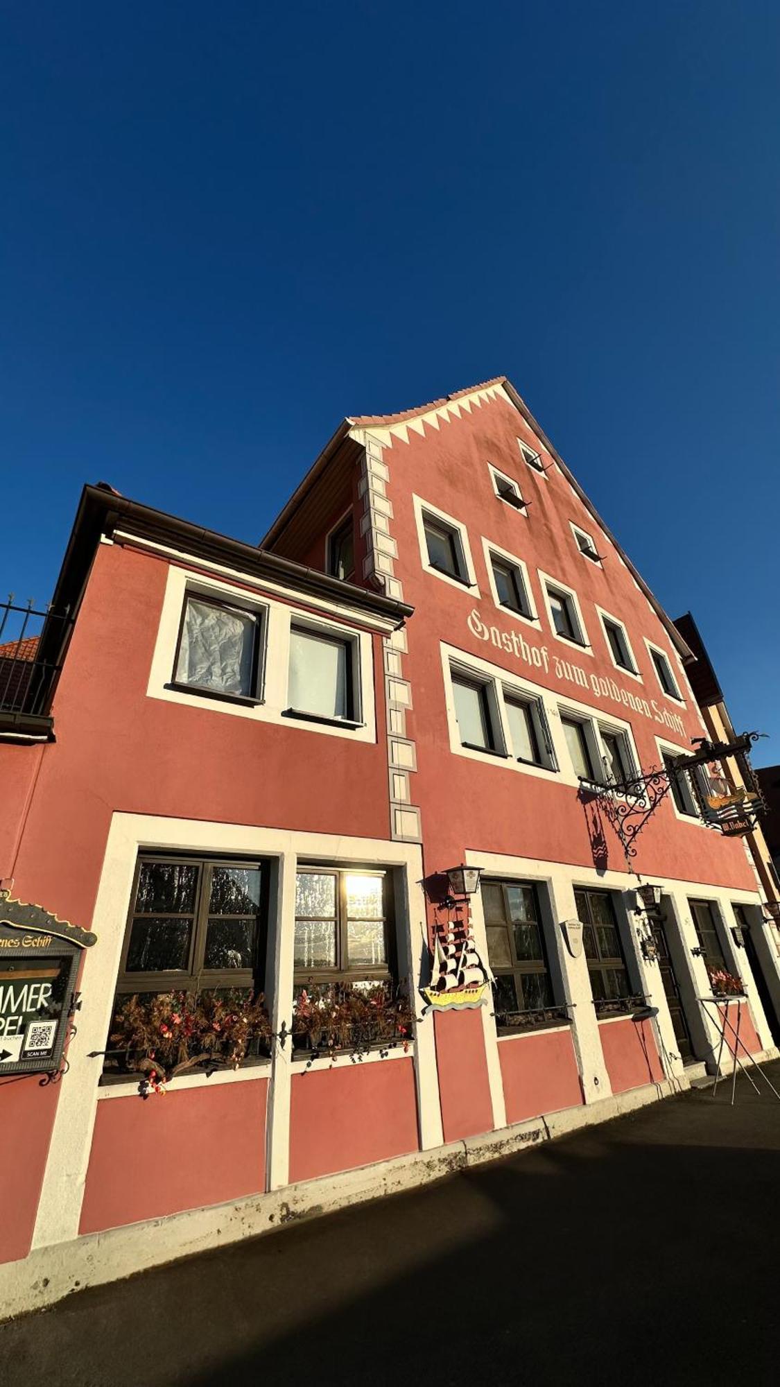 Gasthof Zum Goldenen Schiff - Lehm, Stil & Altstadtflair Marktbreit Exterior photo